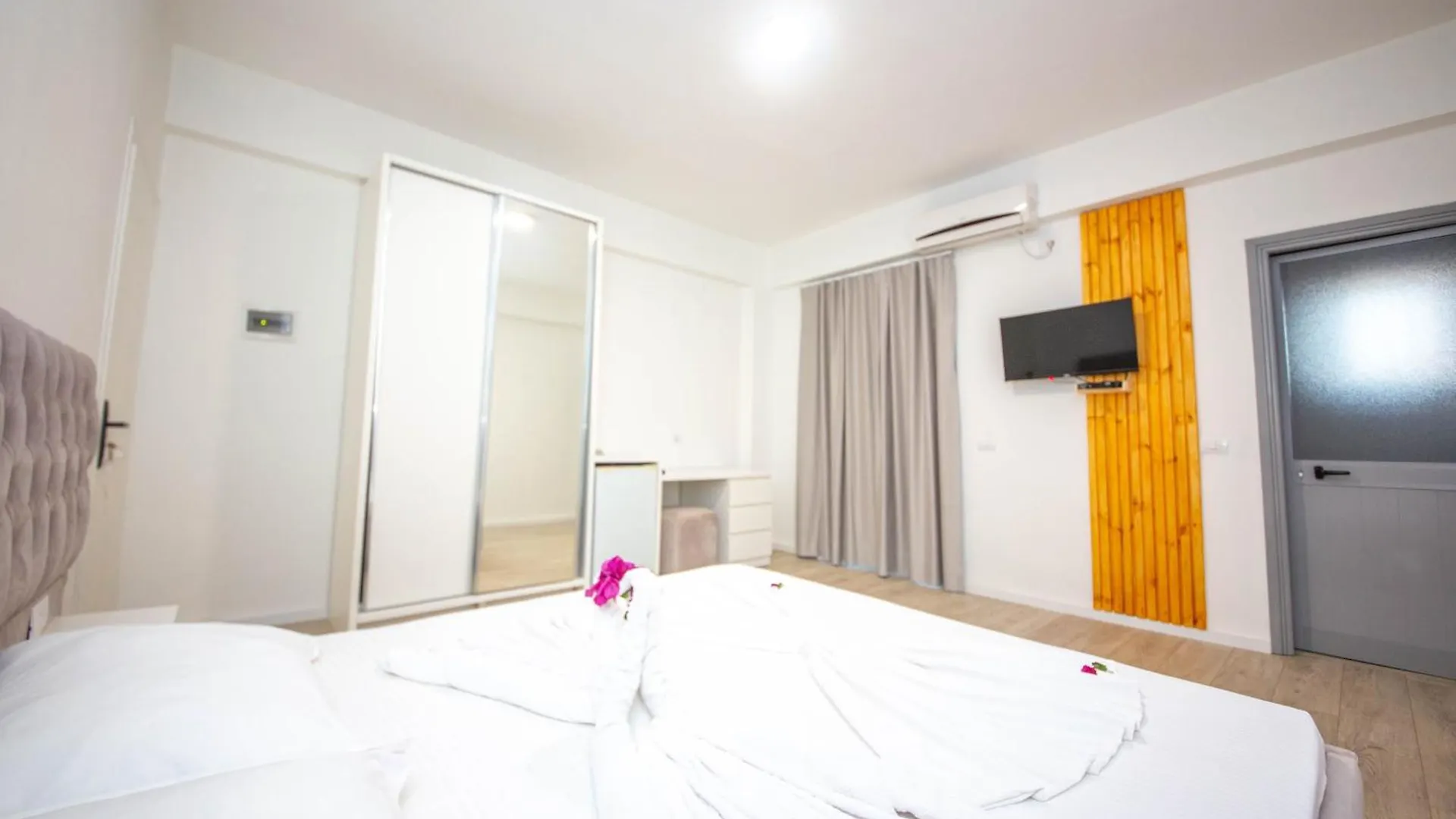*** ホテル 2E Villa & Homestay クサミル アルバニア