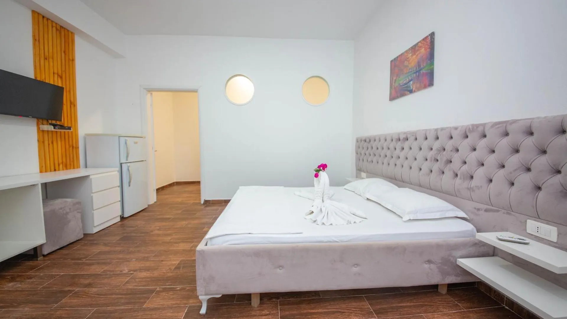 2E Villa & Homestay Ксамил Албания