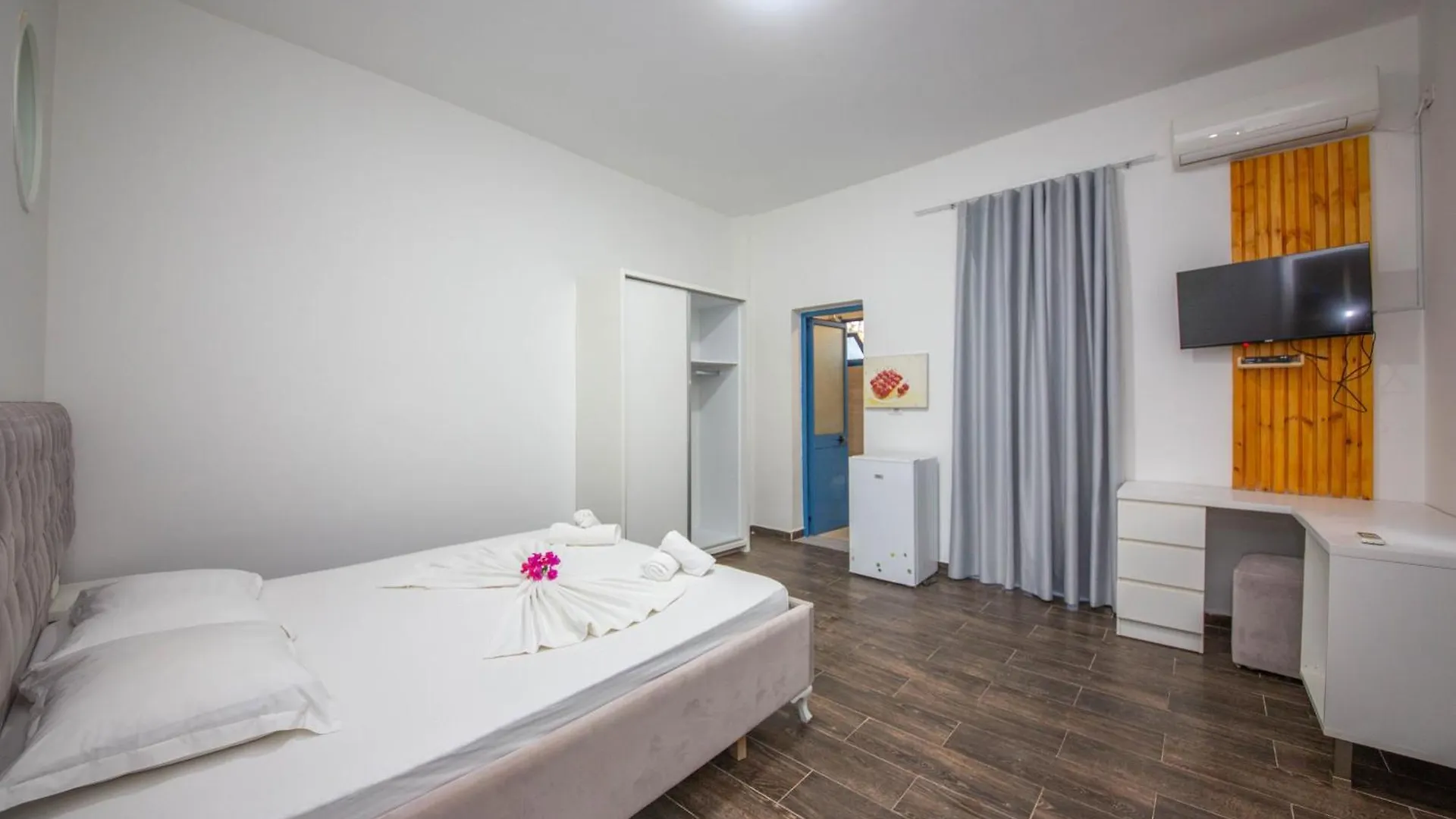 *** Отель 2E Villa & Homestay Ксамил Албания